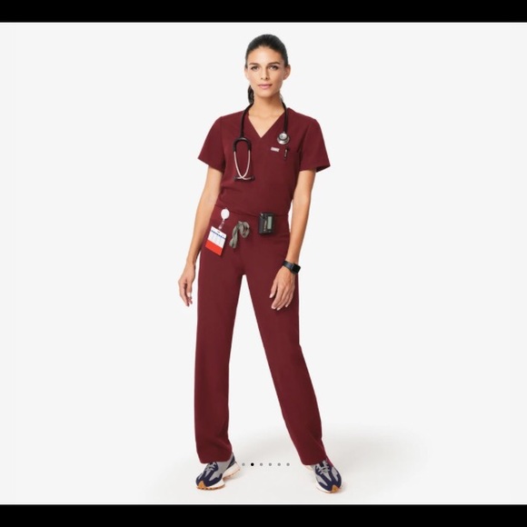 Figs Livingston (straight leg) scrub pant in wine - Picture 3 of 4